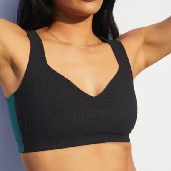 Years Of Ours Thermal Slope Contrast Sports Bra -Winter Green & Black Medium $77 - Picture 2 of 7